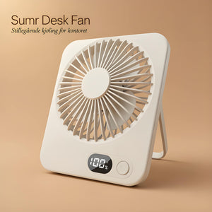 Sumr Desk Fan hvit i bruk på skrivebord